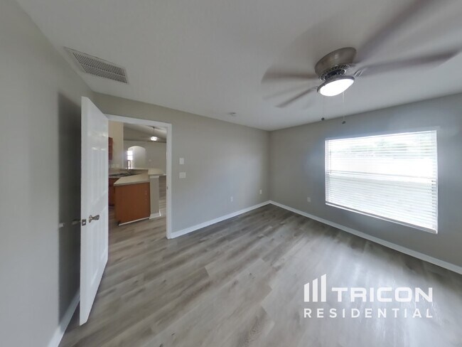 Building Photo - 13001 Fish Cove Dr