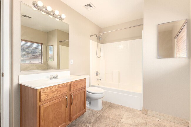 Building Photo - Spacious & Elegant Home with Resort-Style Backyard in Gated Community