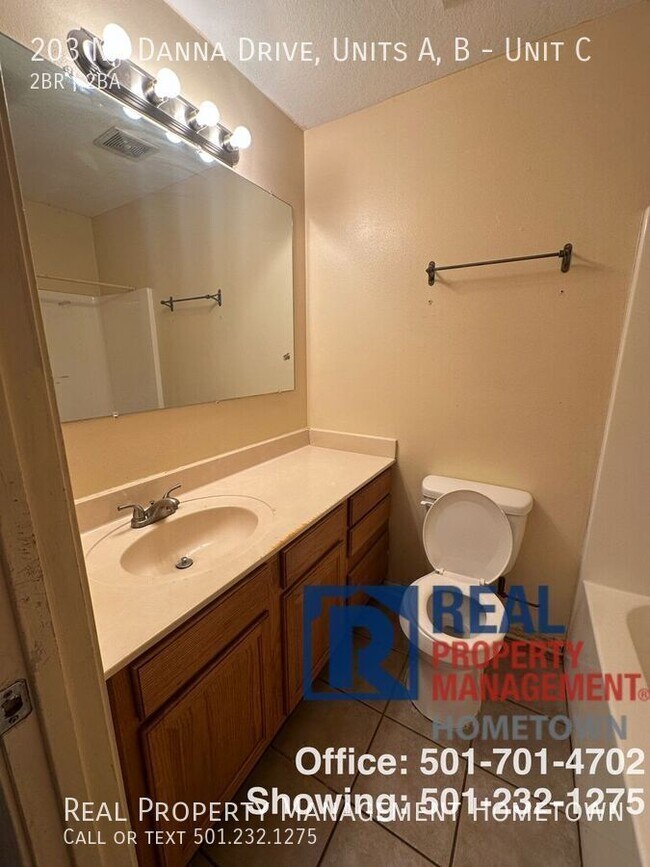 Building Photo - 203 N Danna Dr