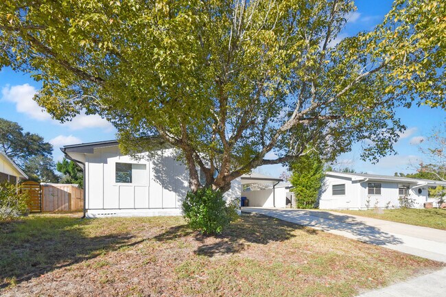 Building Photo - 189 Deltona Blvd