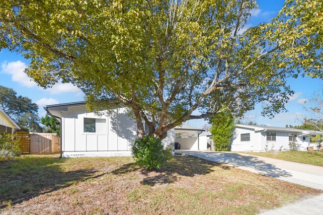 Building Photo - 189 Deltona Blvd