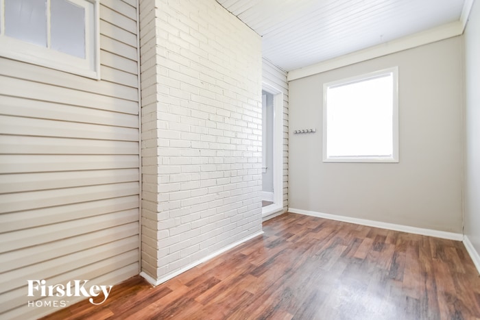 Building Photo - 1370 Westboro Dr SW