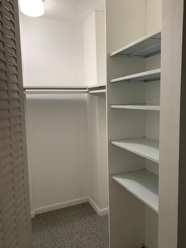 Building Photo - 231 Canal Park Dr