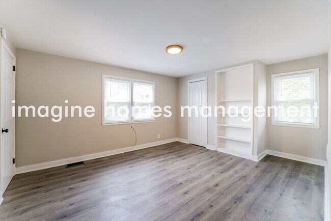 Building Photo - Lovely 4 Bed, 2 Bath Home in North Hills!