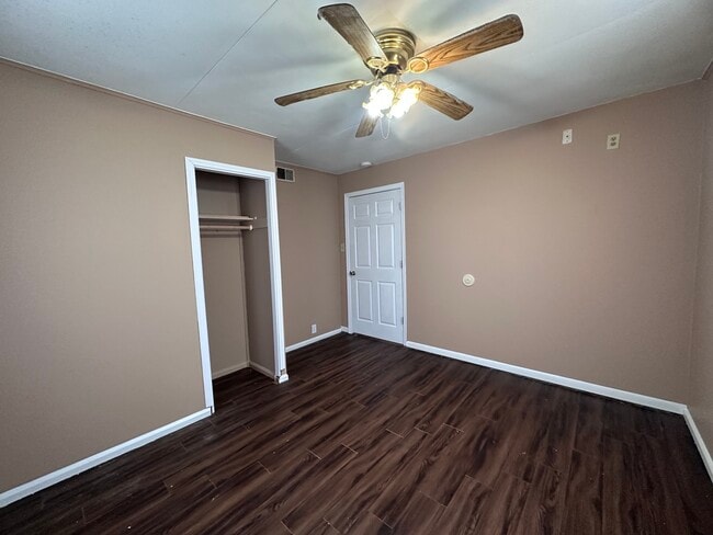 Building Photo - 225 Grace-