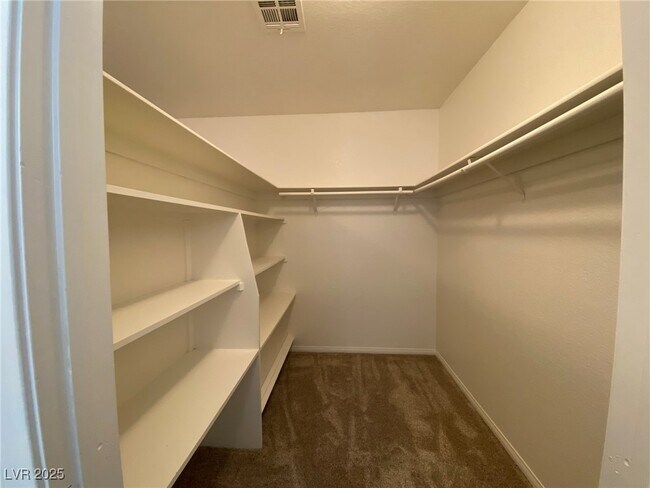Building Photo - 9312 Angelfish Dr