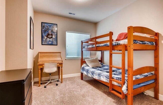 Building Photo - Beautifully updated home in a fantastic Parker neighborhood