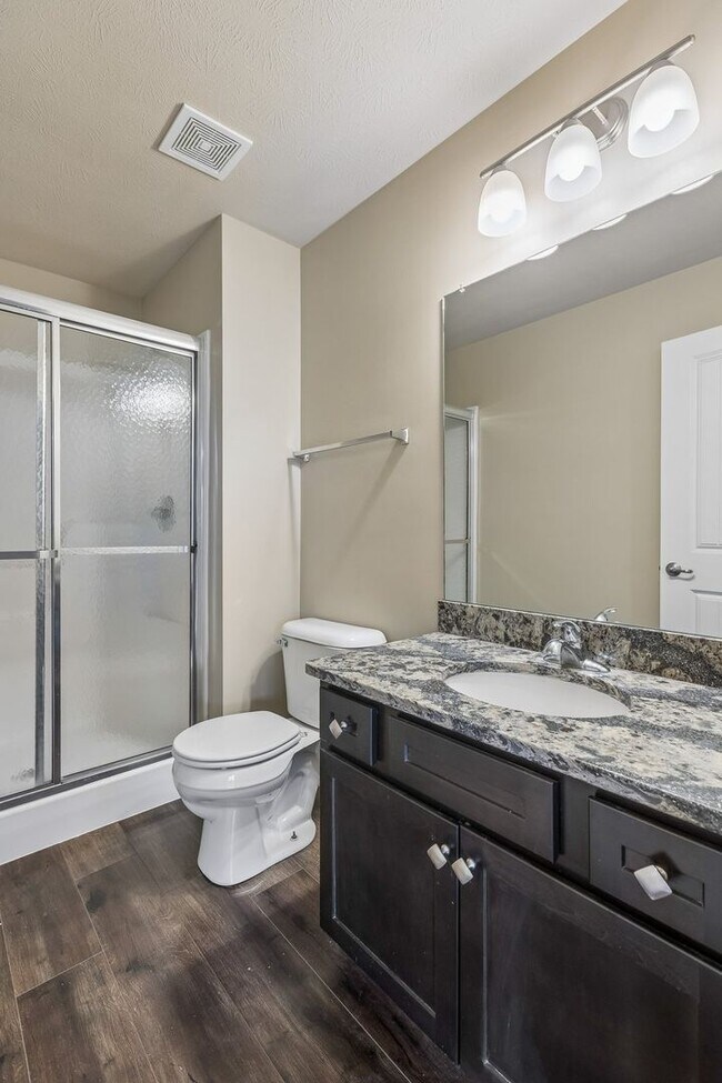 Building Photo - Beautiful Ranch Home Backing to Trees!!