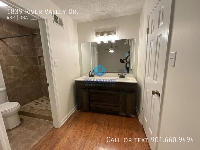 Building Photo - 1839 River Valley Dr