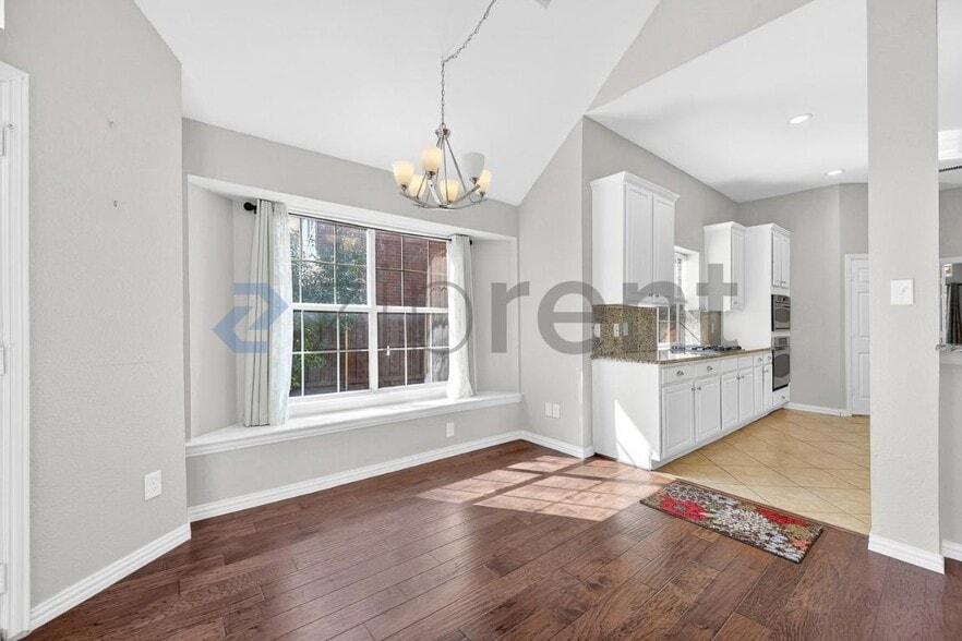 Building Photo - 909 Parker Dr