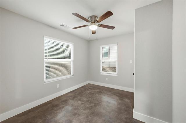 Building Photo - 607 E Day St