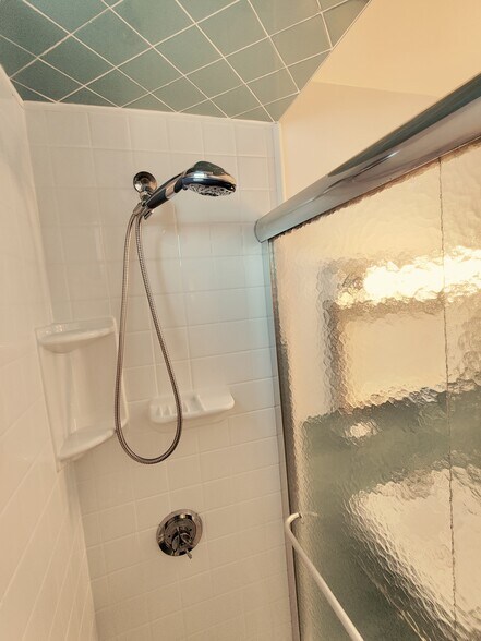 Building Photo - 14 Rice St