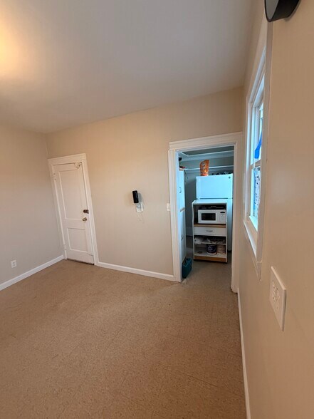 Building Photo - 14 Maine Ave