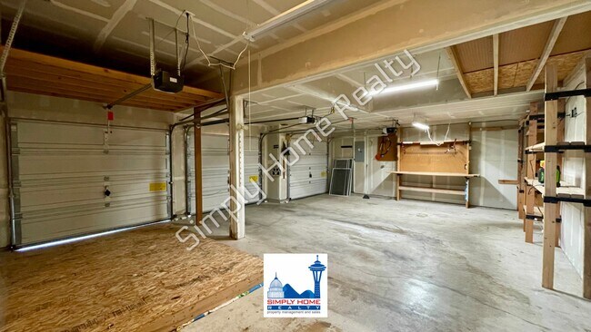 Building Photo - Step Inside this beautiful Home in Tacoma!