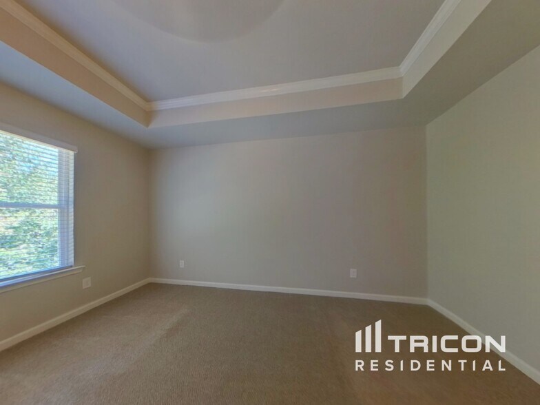 Building Photo - 683 Ragan Ct