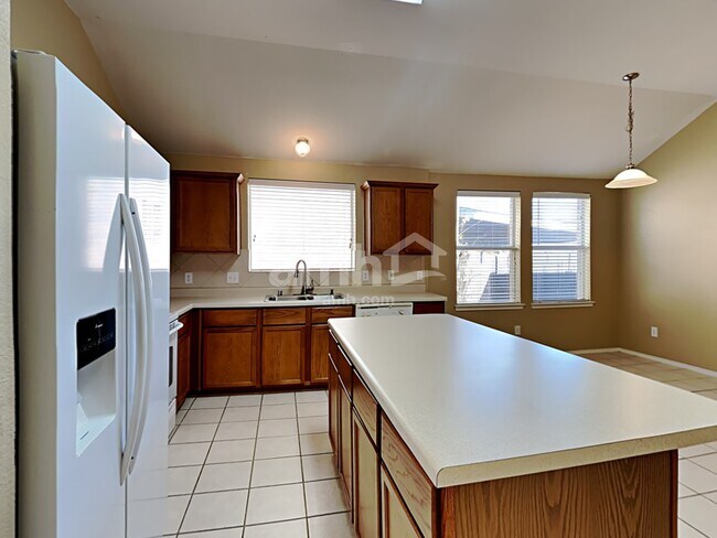 Building Photo - 2036 Hanakoa Falls Dr