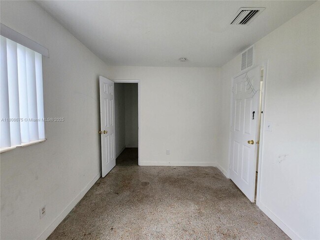 Building Photo - 1564 NW 31st Way