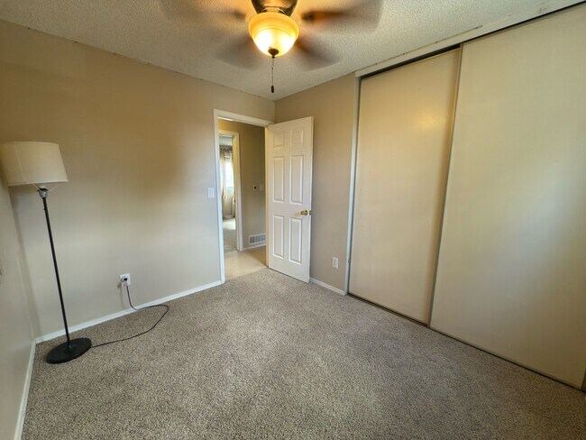 Building Photo - 19652 E Utah Pl