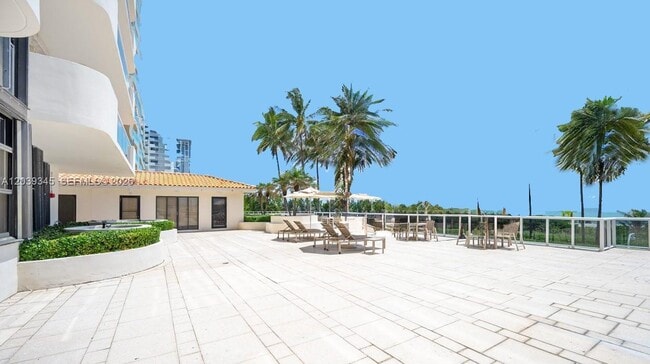 Building Photo - 5757 Collins Ave
