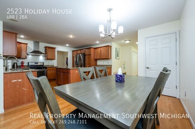 Building Photo - 2523 Holiday House Rd