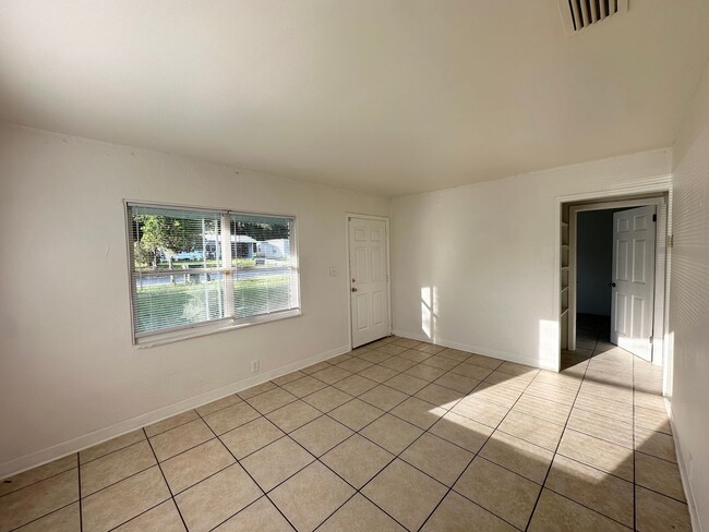 Building Photo - Charming 3-Bedroom Home in Leesburg!