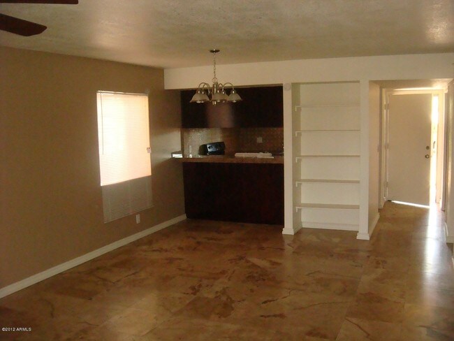Building Photo - 4050 E Cactus Rd