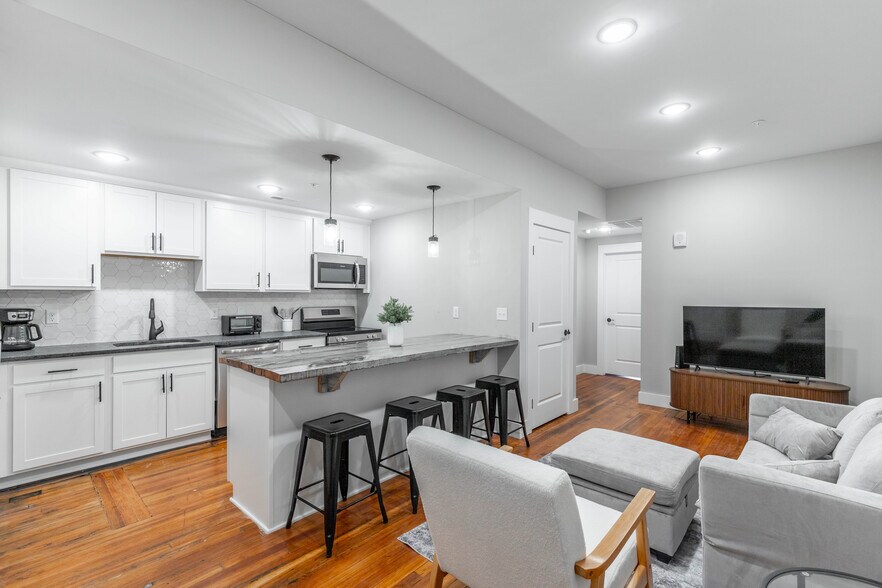 Building Photo - 1108 McCallie Ave
