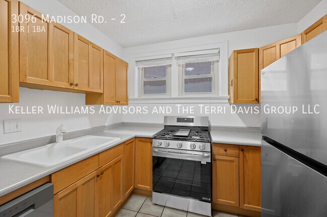 Building Photo - 3096 Madison Rd