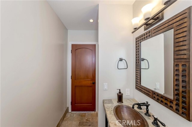 Building Photo - 2816 Manhattan Ave