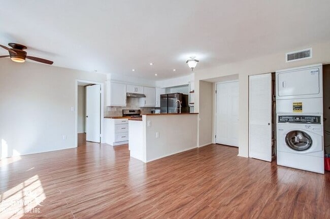 Building Photo - Cozy 2Bdm 2Ba Condo in North Park Neighborhood