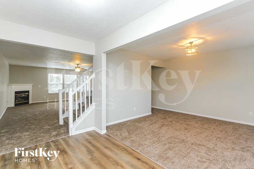 Building Photo - 6802 Harriet Dr