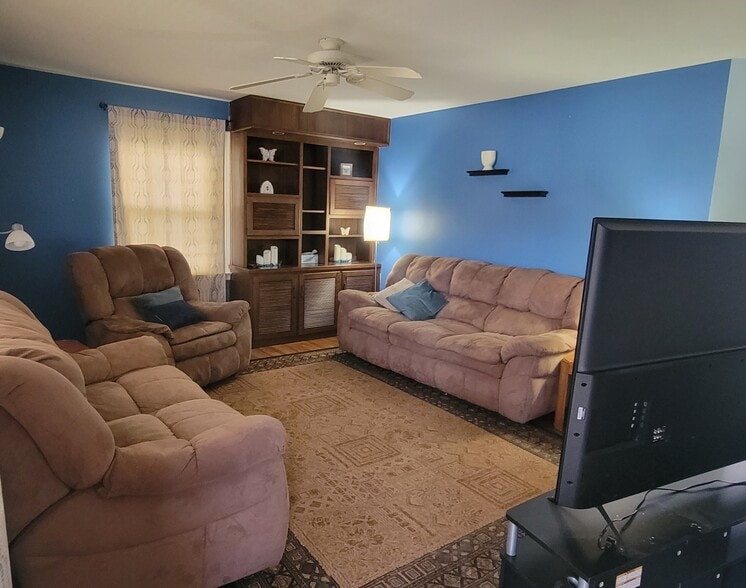 Building Photo - 4010 7th Ave