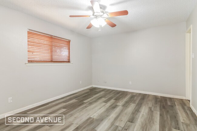 Building Photo - 622 Martingale Trail