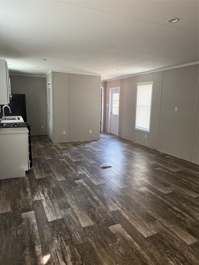 Building Photo - 2430 County Rd 318