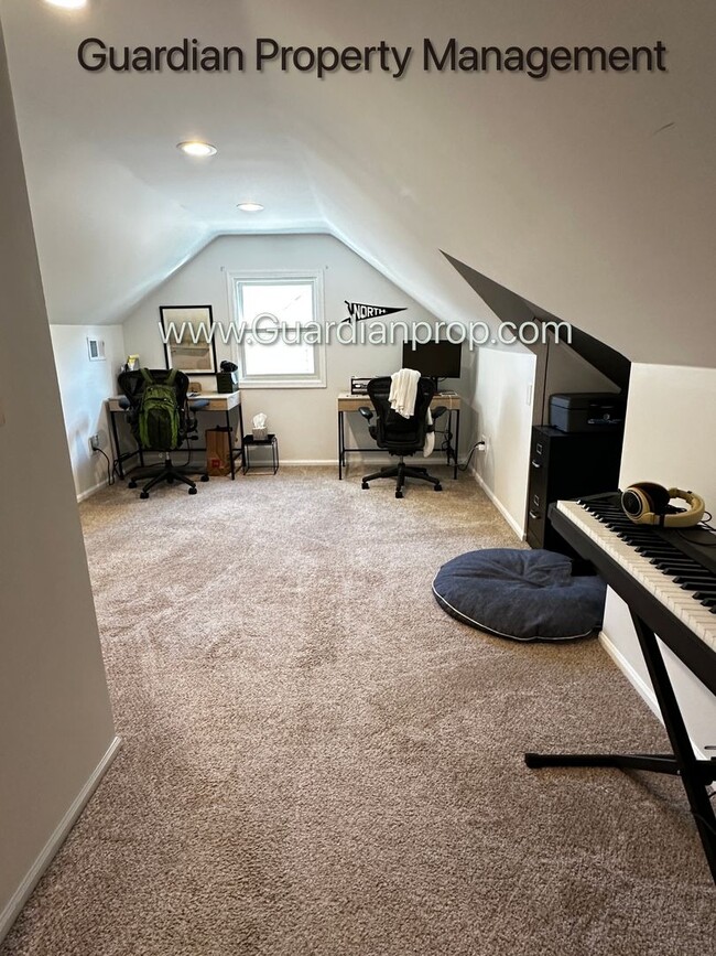 Building Photo - St Louis Park Renovated Single Family Home...