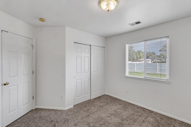 Building Photo - Charming 3-Bedroom Home in a Prime Location