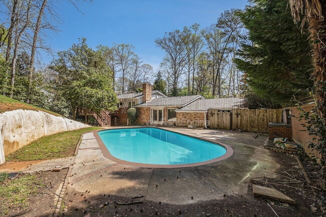 Building Photo - 2570 Northside Dr NW