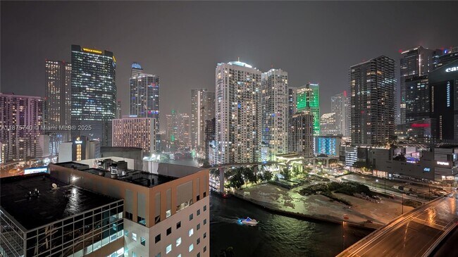 Building Photo - 350 S Miami Ave