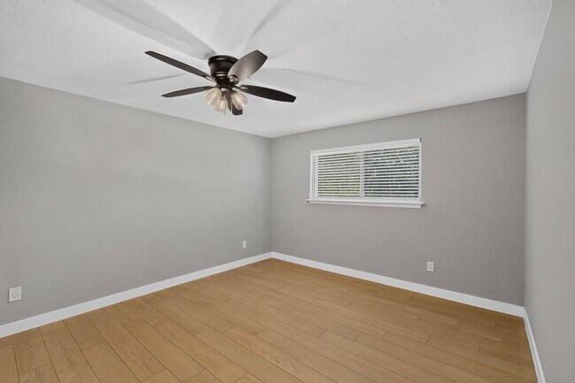 Building Photo - 1600 Crimson Ct