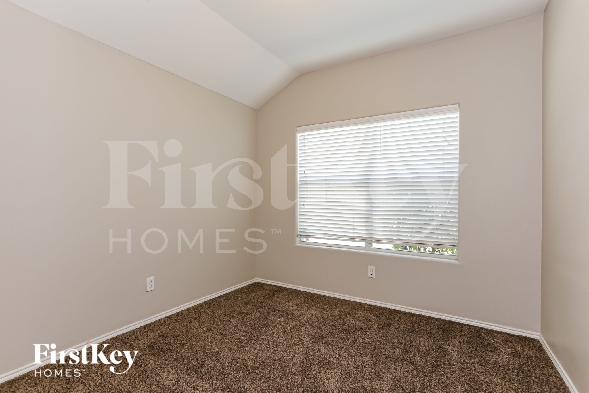 Building Photo - 1422 Waldrop Dr