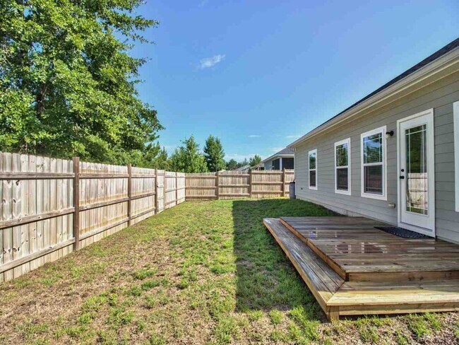 Building Photo - 114 Carousel Cir