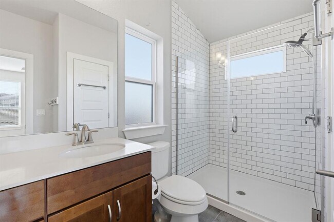 Building Photo - 1912 Dinsdale Ln