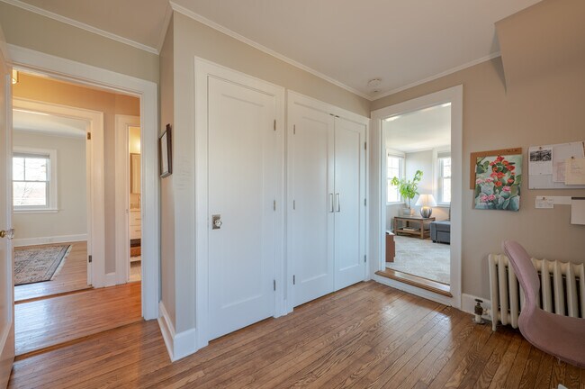 Building Photo - 23 Sherwood Ave