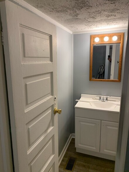 Building Photo - 2408 Harvard Ave