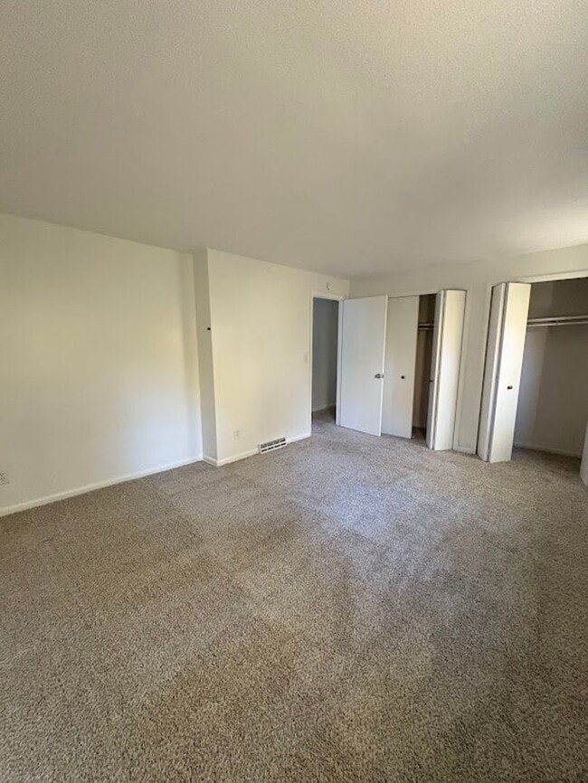 Building Photo - Three bedroom two bathroom home for rent