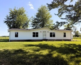 Building Photo - Country Charm Meets Convenience!