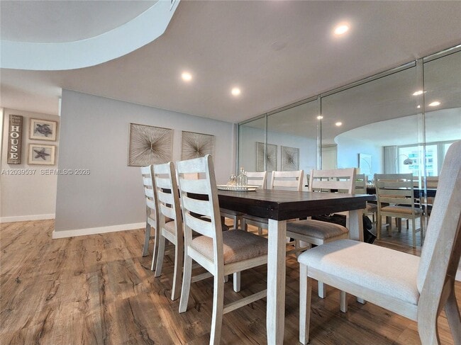 Building Photo - 2751 S Ocean Dr