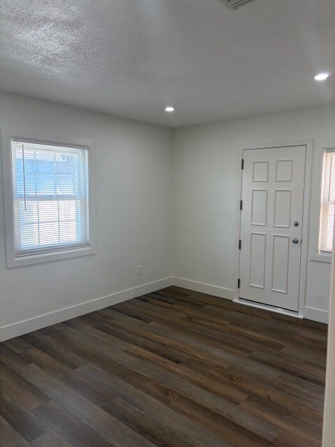 Building Photo - 4131 W 107th St