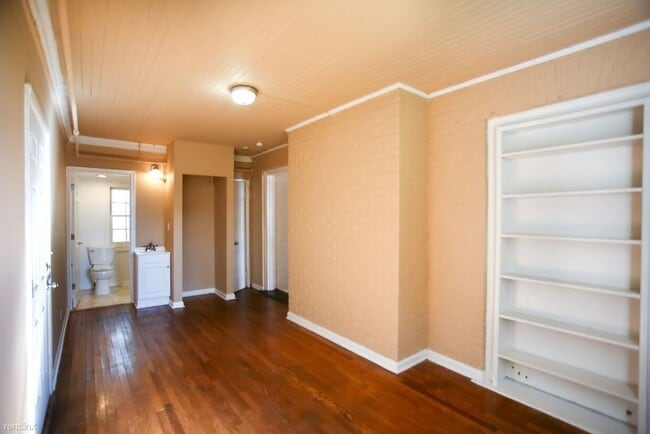 Building Photo - 619 Cabell Ave