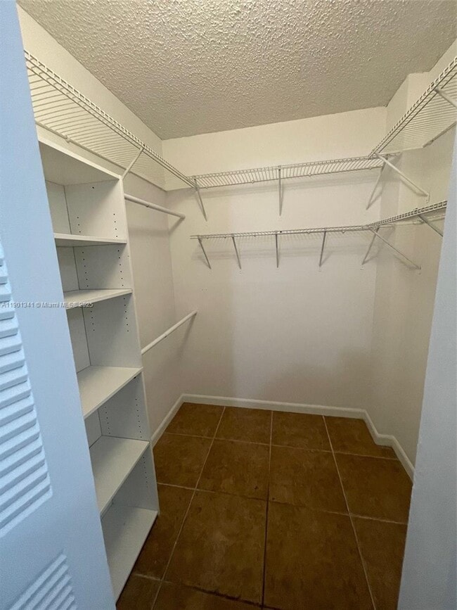 Building Photo - 5595 Courtyard Dr